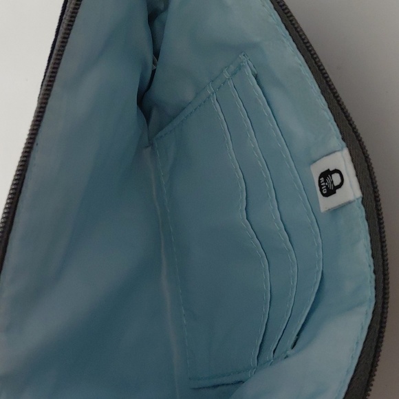 Baggallini Navy Wristlet - Picture 7 of 7